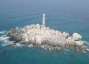 Pulau Tokong Malang Biru Anambas: Hidden Gem Pulau Terluar Kepri dengan Mercusuar Epic dan Underwater Stunning!